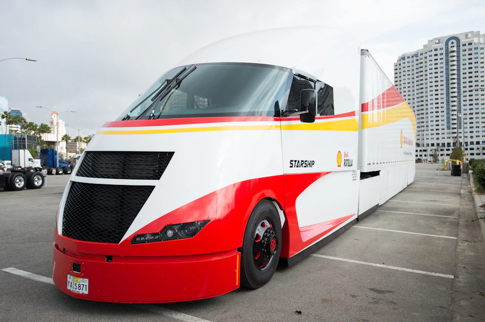 Shell Rising Star Shell Starship attracting plenty of attention during its cross-country ...