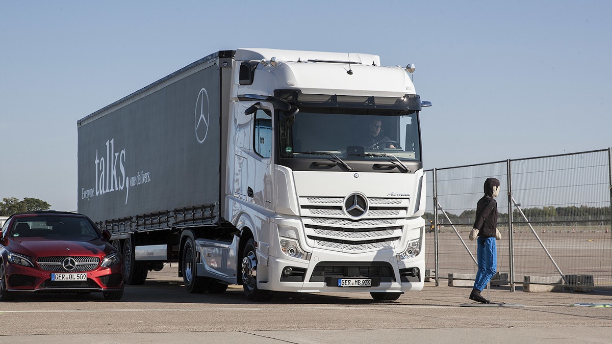 Meet Mercedes-Benz' brand new Actros truck | Commercial Carrier
