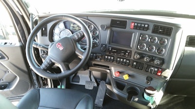 W990’s instrument panel