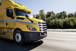 Penske 2018 tractor open road tight shot image-2018-11-08-10-35