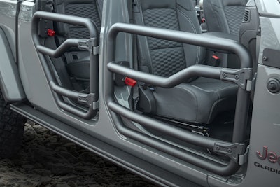 Jeep Performance Parts (JPP) from Mopar 2-inch-round steel tube doors add an open-air feel that makes the all-new 2020 Jeep® Gladiator unique for midsize pickups.