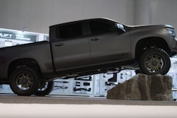 2019-Chevy-Silverado-black-diamond