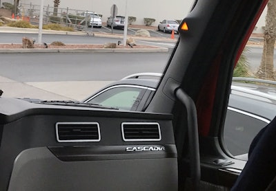 Optional Side Guard Assist detects objects, including pedestrians and cyclists, in the tractor’s passenger-side blind spot and the full 53-foot trailer length – another industry first – and delivers audible and visual warnings.