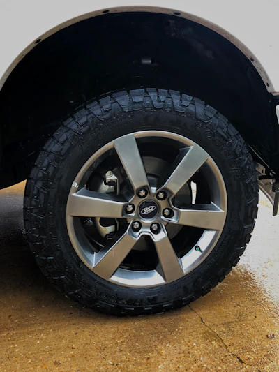 Cooper Discoverer AT3 XLT tire