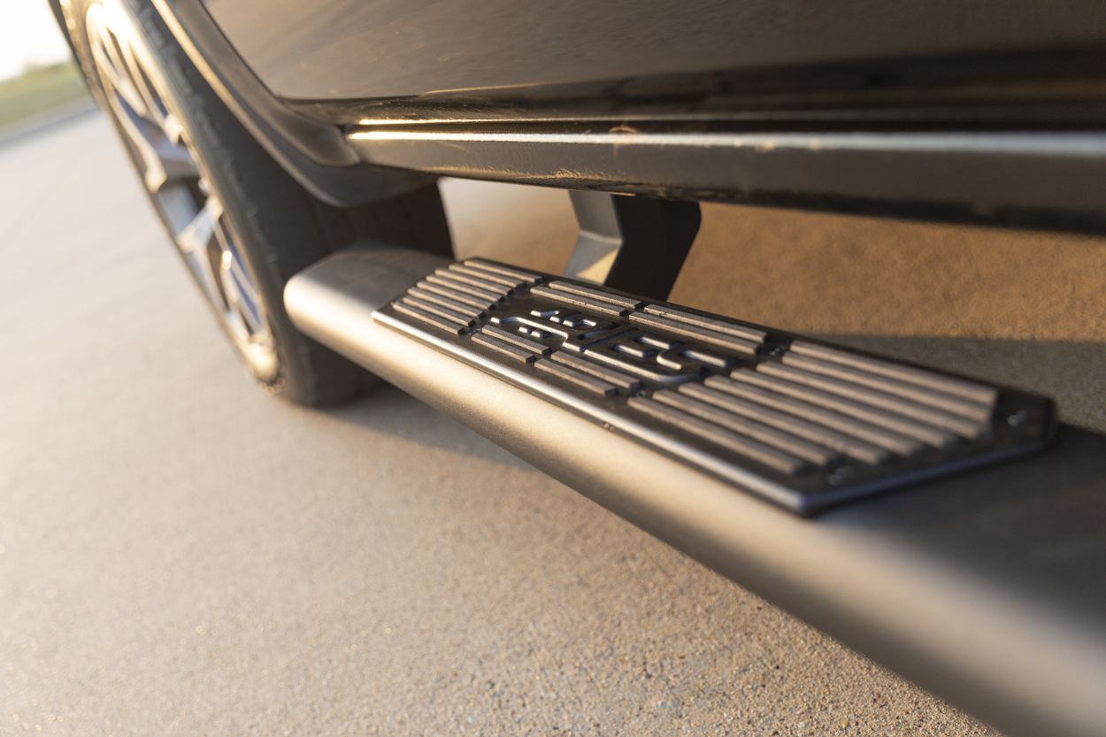 ARIES-AscentStep-Running-Boards-Step-Pad