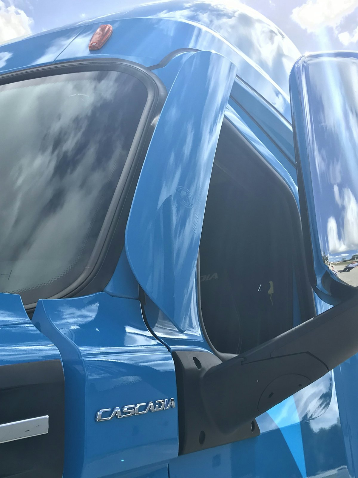 2020 freightliner cascadia cheap window rain guards