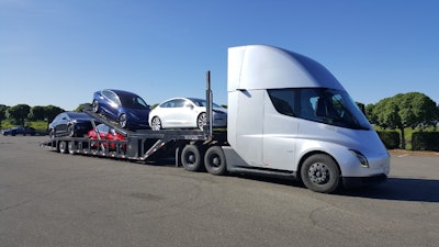 tesla-semi-2019-03-31-09-30