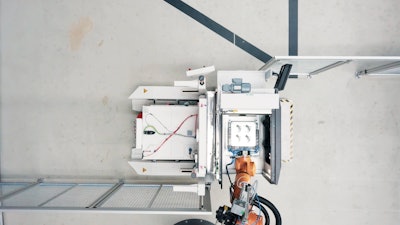 Partner project involving Premium AEROTEC, Daimler, and EOS for developing series additive manufacturing (3D printing) reaches new milestone. Pilot plant with EOS M 400-4 four-laser system for industrial 3D printing with metal materials.