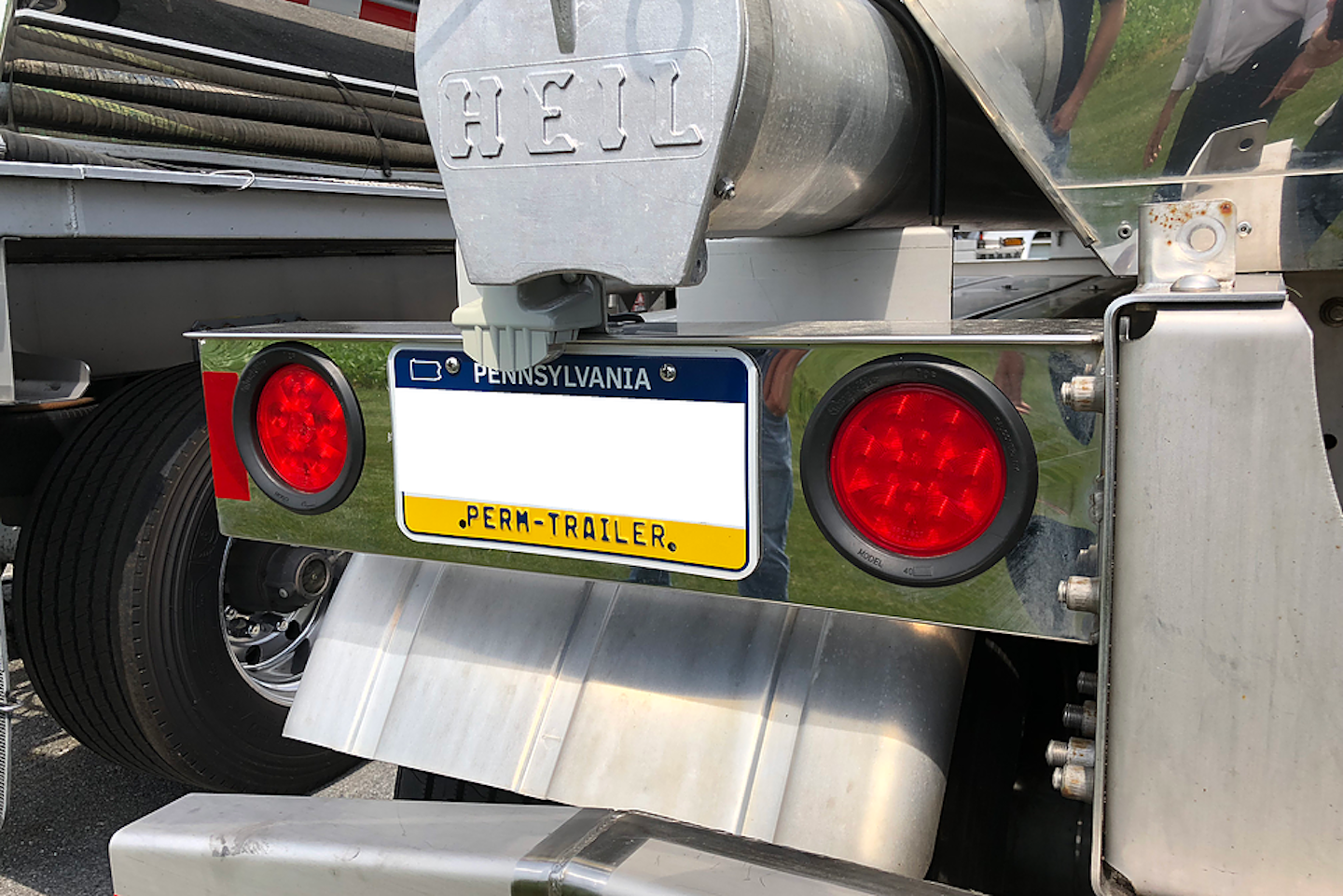 Anytrek’s trailer GPS tracker/tail light Commercial Carrier Journal