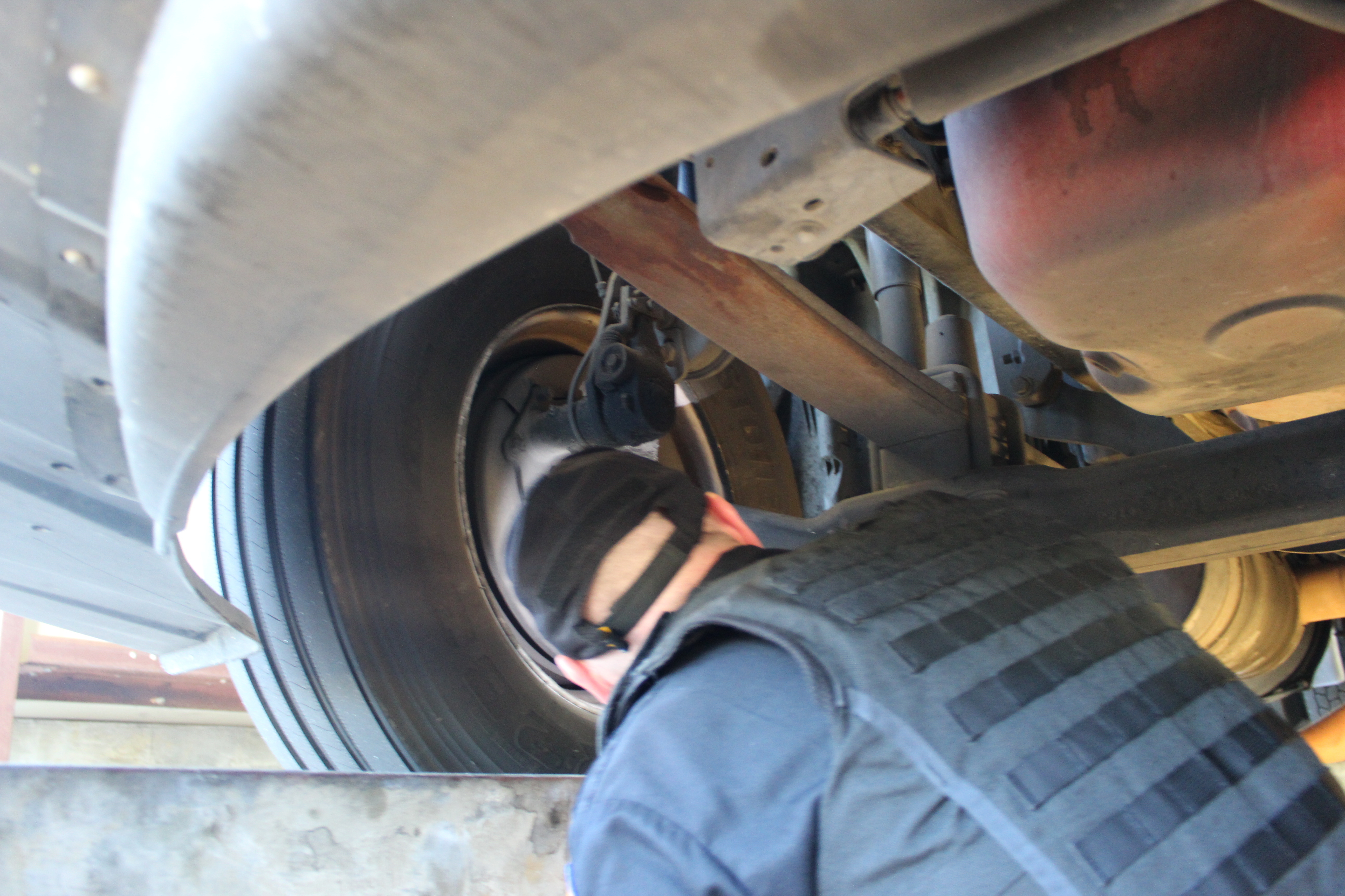 How To Check For Air Leaks In An Air Bag Suspension System  AccuAir  Suspension