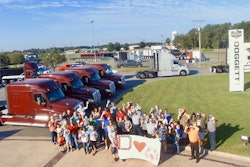 Employees-in-front-of-the-store-960x700_c-2019-08-23-07-45