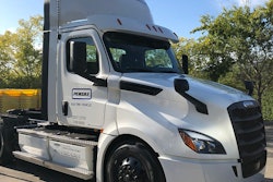 Freightliner-eCascadia-2019-08-21-11-14