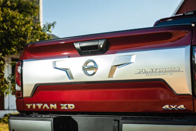 Given that the XD’s reason for existence is that it blurs the line between light- and heavy-duty trucks, we imagined we’d see some kind of powertrain difference between the 2020 Titan and Titan XD. But that’s not the case.