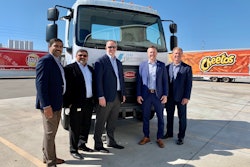 Peterbilt-Model-220EV