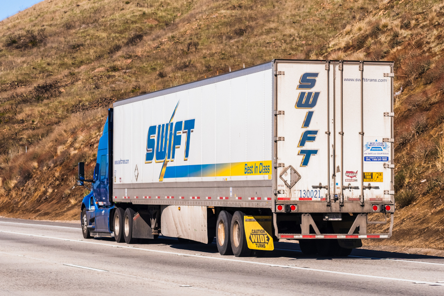 Knight Swift Rolls Out New Driver Safety Tech In Swift Fleet Commercial Carrier Journal