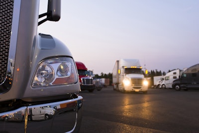 “We’re seeing more and more facilities not allowing drivers to leave their cab for any reason,” said Jim Nicholson, vice president of Loadsmart. Shippers and receivers have instituted a “mixed bag of protocols” regarding social distancing to prevent the transmission of COVID-19. In most cases, however, that means “fewer options for breaks, restrooms and interactions” for drivers.