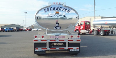 Groendyke-truck-brake-light-2020-06-15-13-18