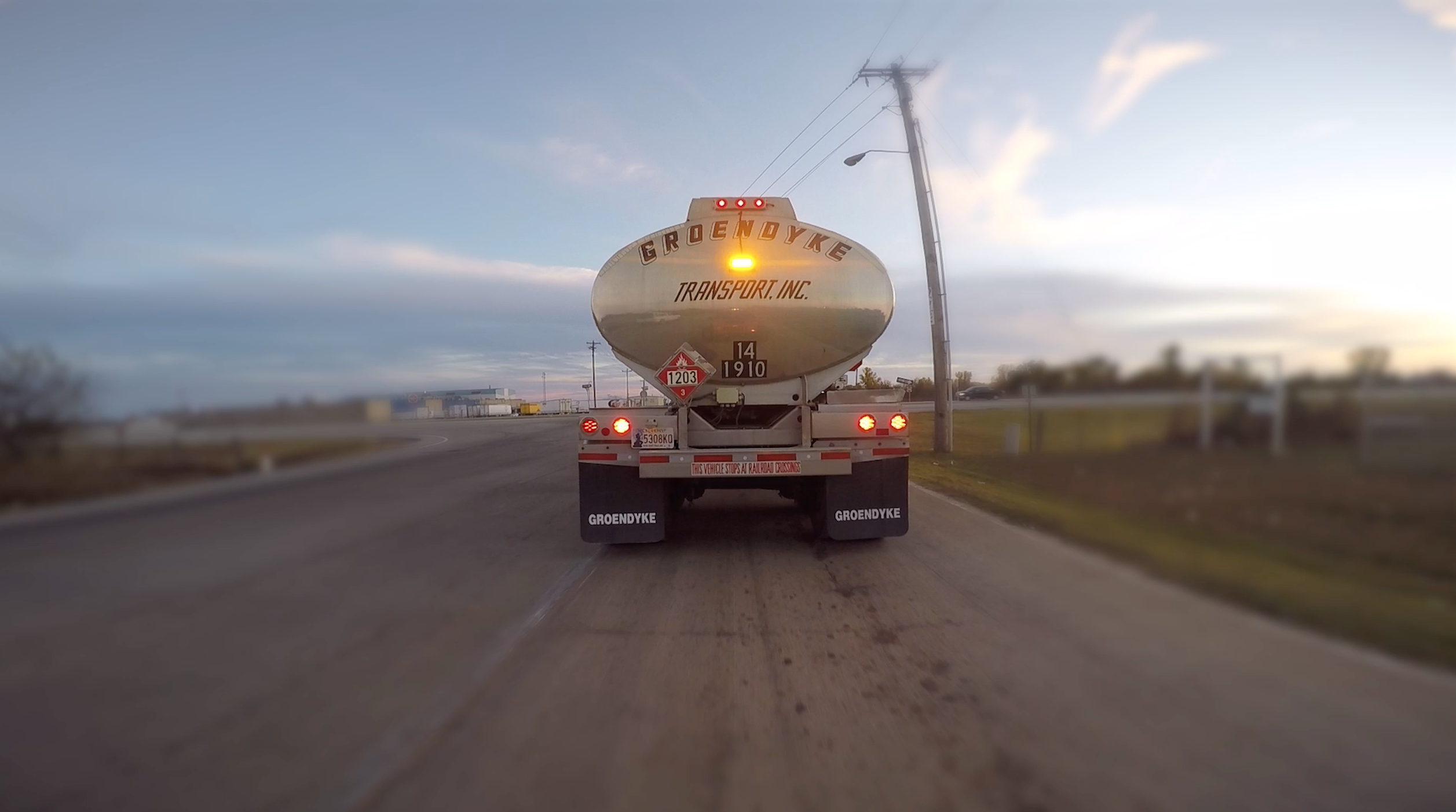 groendyke transport tanker featuring pulsating brake light