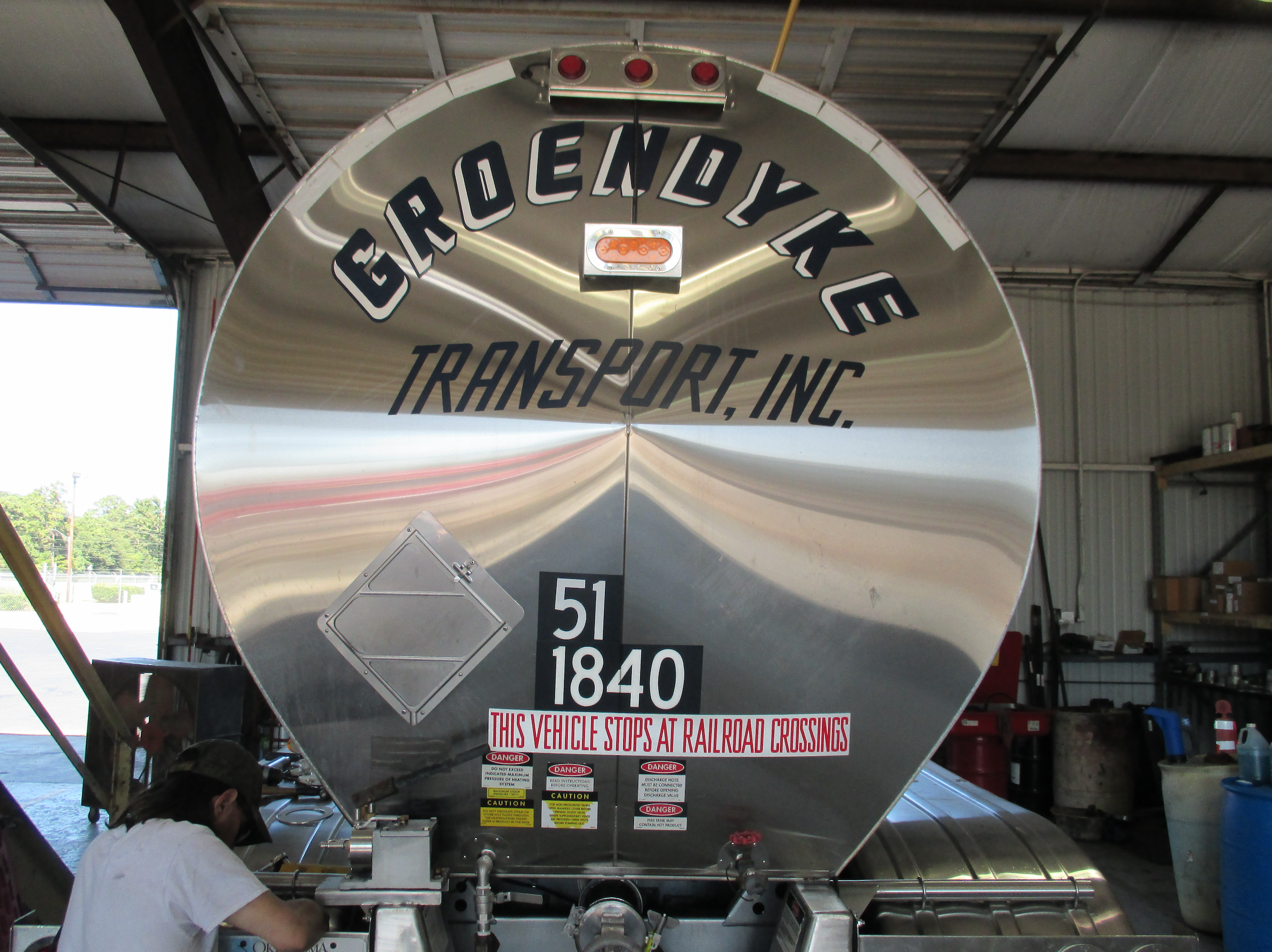 Groendyke Deploys Pulsating Brake Light On Tanker Trucks | Commercial ...