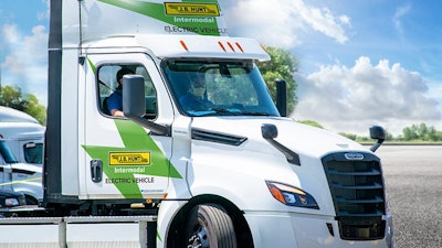 J.B. Hunt deployed this week an eCascadia in intermodal operations around Los Angeles.