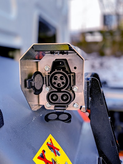 50330941002 428da9c084 K