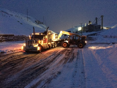 Picture of truck loading (Image by Dave Elniski)-2020-10-06-15-46