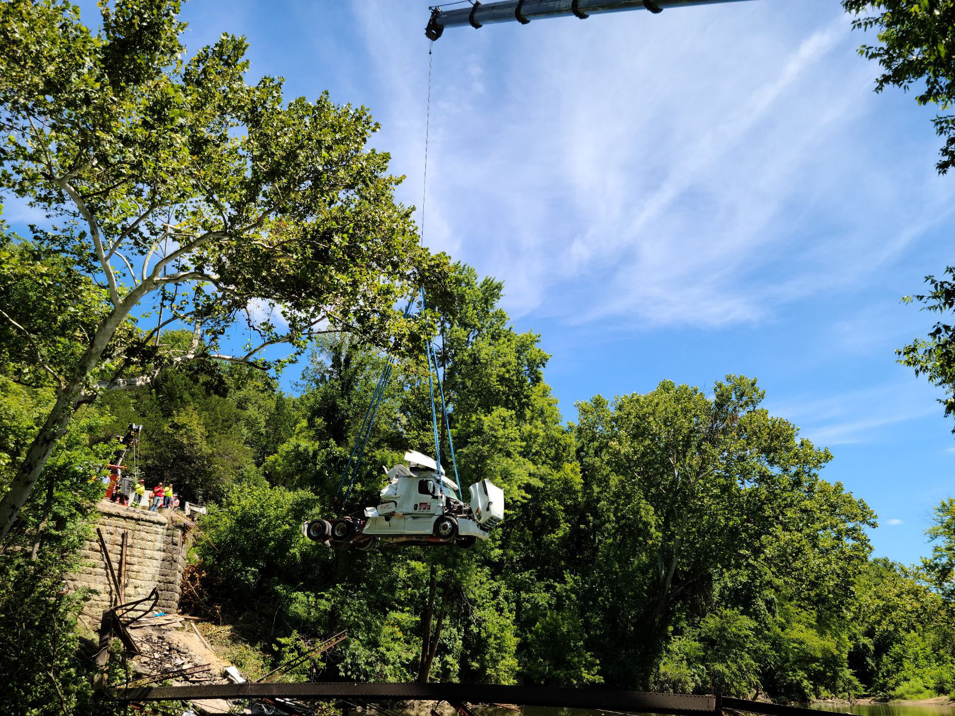 missouri-gps-wreck-pentecostal-bridge
