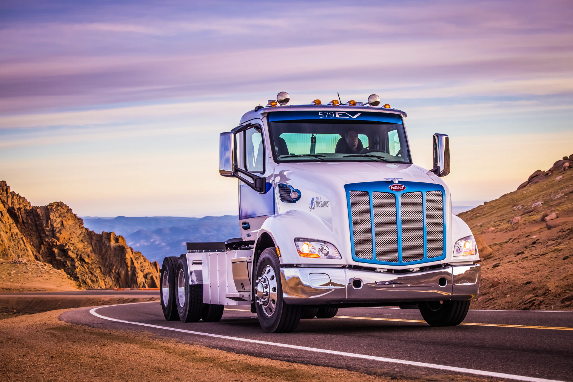 'Not a competition:' Paccar's electric and fuel cell trucks prove impressive in the Rockies - Vimarsana News