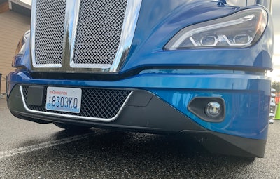 Front bumper of Kenworth T680