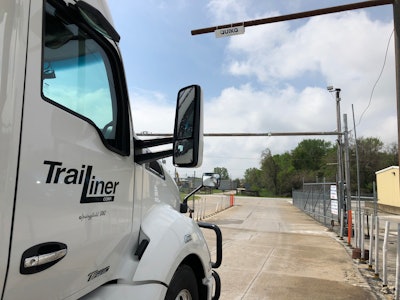 Trailiner semi truck