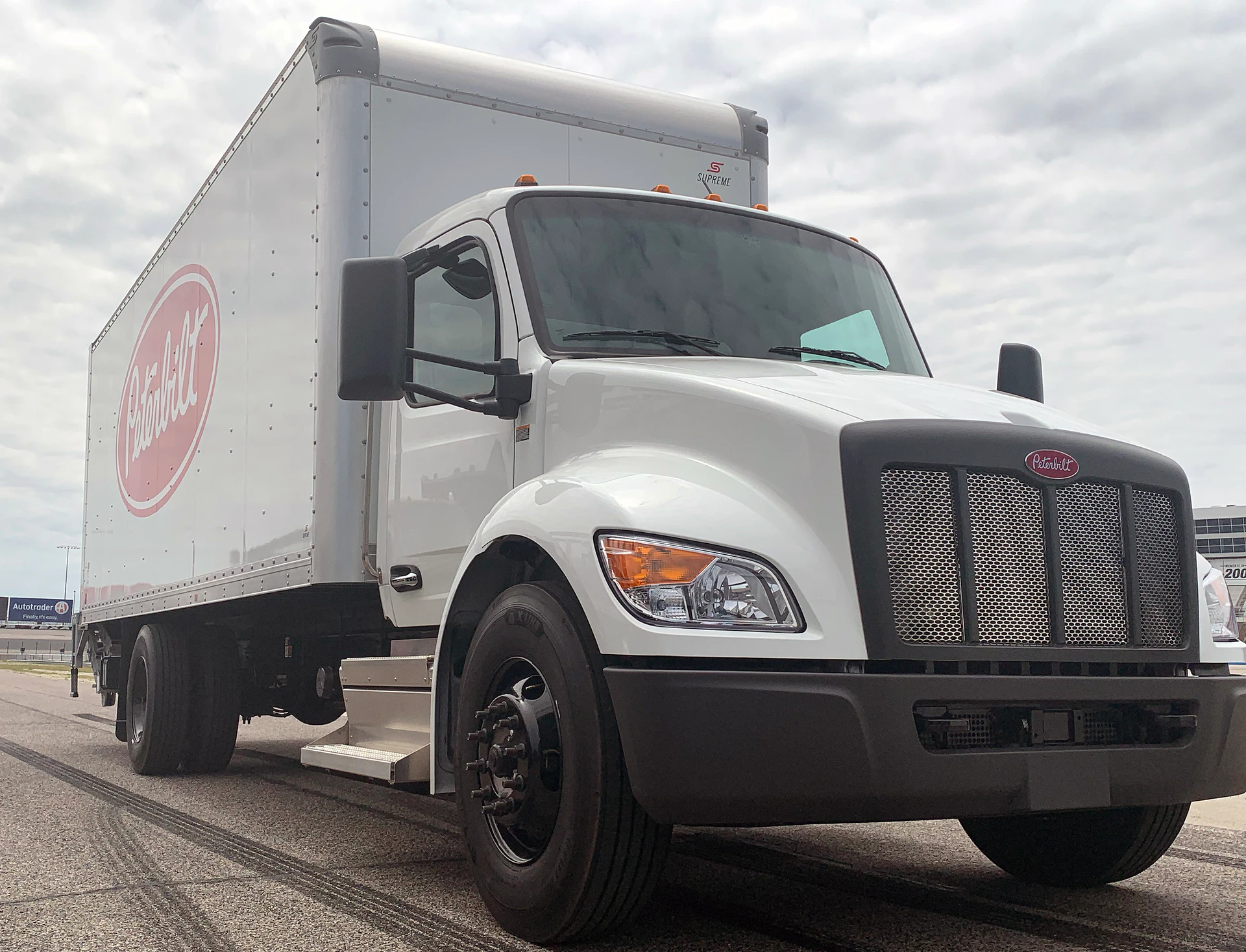 Test driving Peterbilt's new medium duty trucks - Vimarsana News