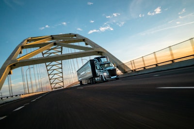 Comprised of an eAxle design and available with a single or dual motor system, the Detroit ePowertrain offers up to 23,000 lb-ft of torque and feature maximum range specifications in excess of 250 miles for the Class 8 eCascadia tractor.