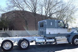 Kenworth W900 flat roof