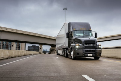 Mack Anthem with trailer