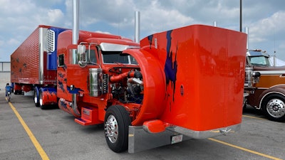 Brian Dreher, of Campbellsport, Wisconsin, bagged first runner-up with his 2016 Peterbilt 389 and accompanying 2017 Great Dane. Dreher also won the Best Engine category.