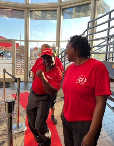 As one way to say thank you to associates for their efforts that have made 2021 an outstanding year, Averitt Express (CCJ Top 250, No. 28) recently celebrated “Operation: Thank You Week” with events taking place at facilities throughout its network.