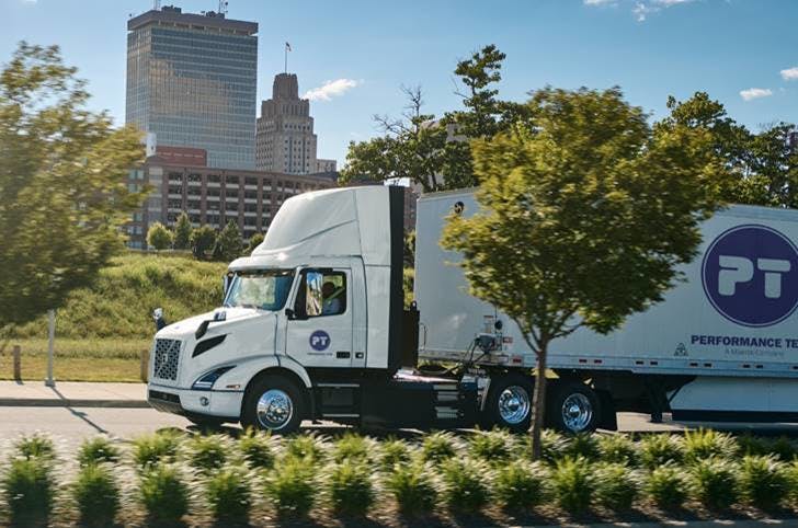 Designed for local and regional freight distribution, the Volvo VNR Electric improves local residents’ quality of life by decarbonized and quiet transportation on urban streets and roadways. The significant reduction of noise and vibrations also creates a best-in-class, clean and comfortable working environment for drivers.