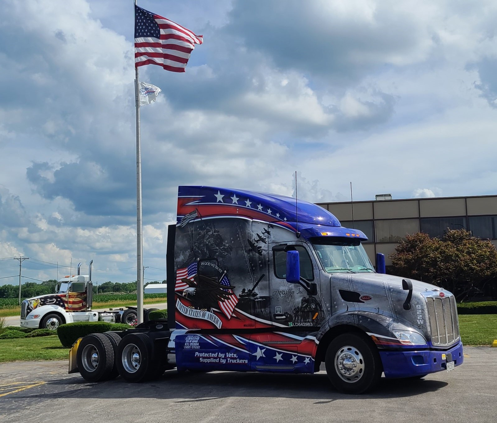 An Webber Patriot Truck
