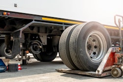 tire mounting on semi truck