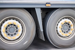 trailer tires rotating