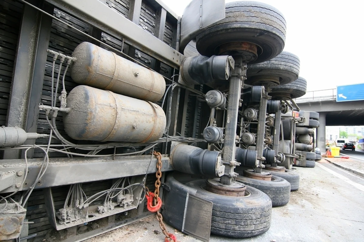 FMCSA awards nearly $500M in grants in effort to curb highway fatalities - Vimarsana News