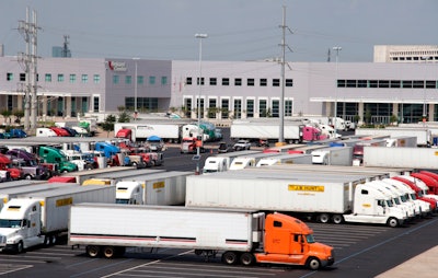 truck parking lot JB hunt trucks