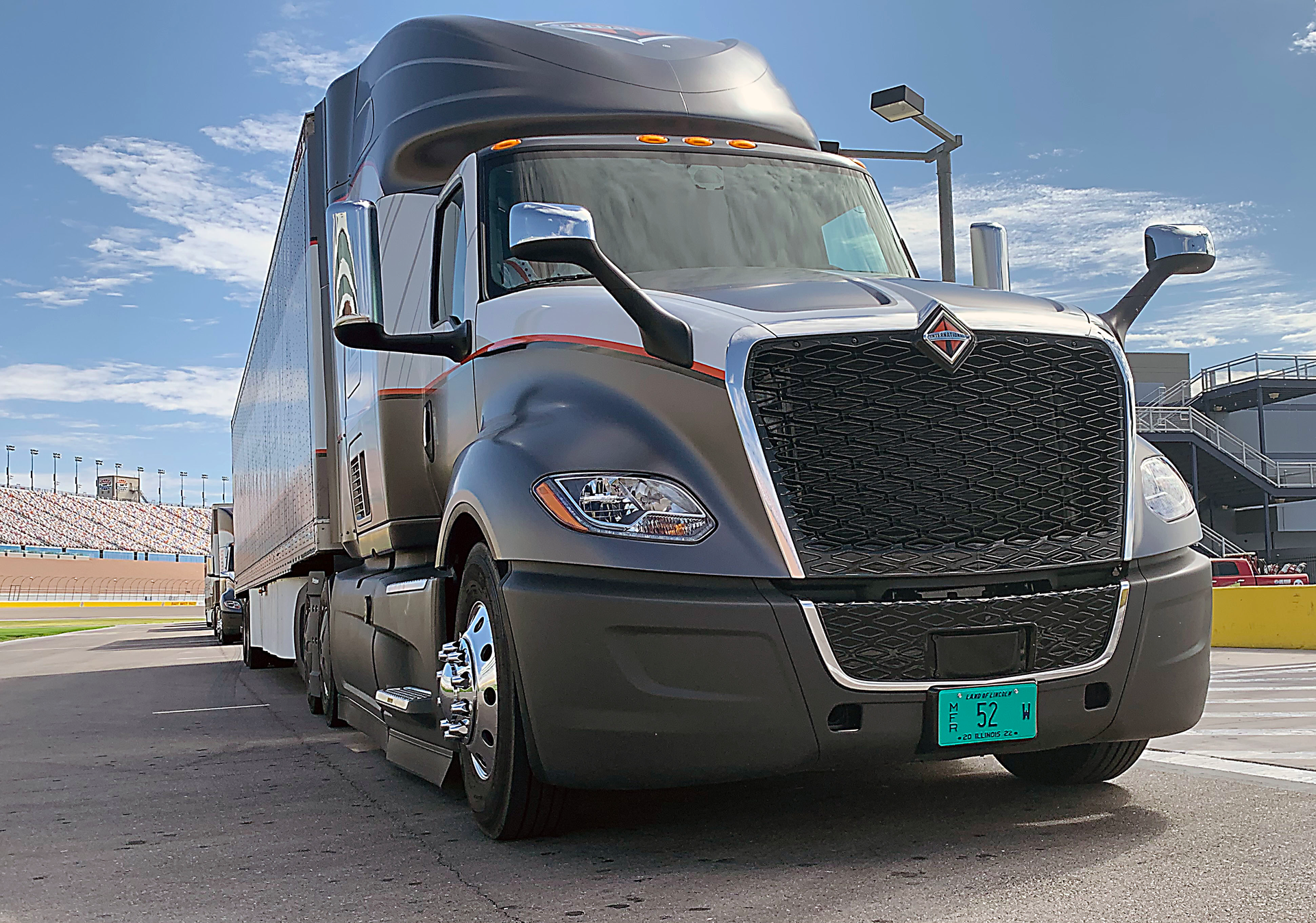 International Debuts New-look LT Series Heavy-duty Truck | Commercial ...