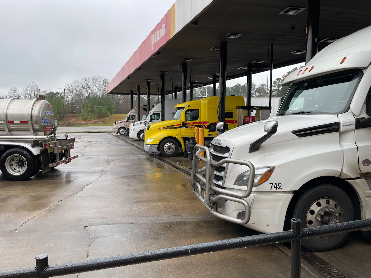Diesel national average falls below $5 per gallon - Vimarsana News