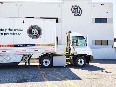 Autocar Odfl E Actt Hauling