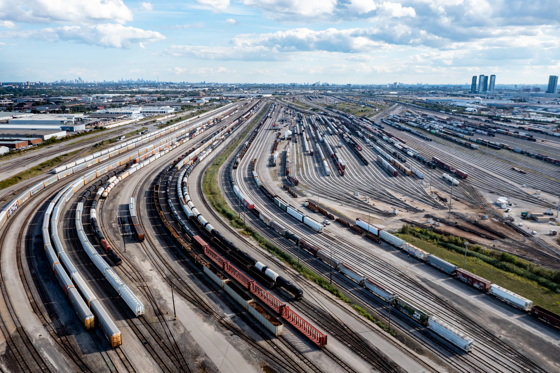 Rail labor unions agree to tentative deal - Vimarsana News