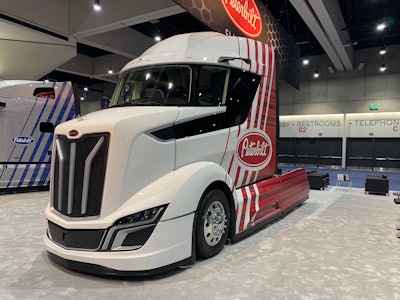 Peterbilt showcases its new Super Truck