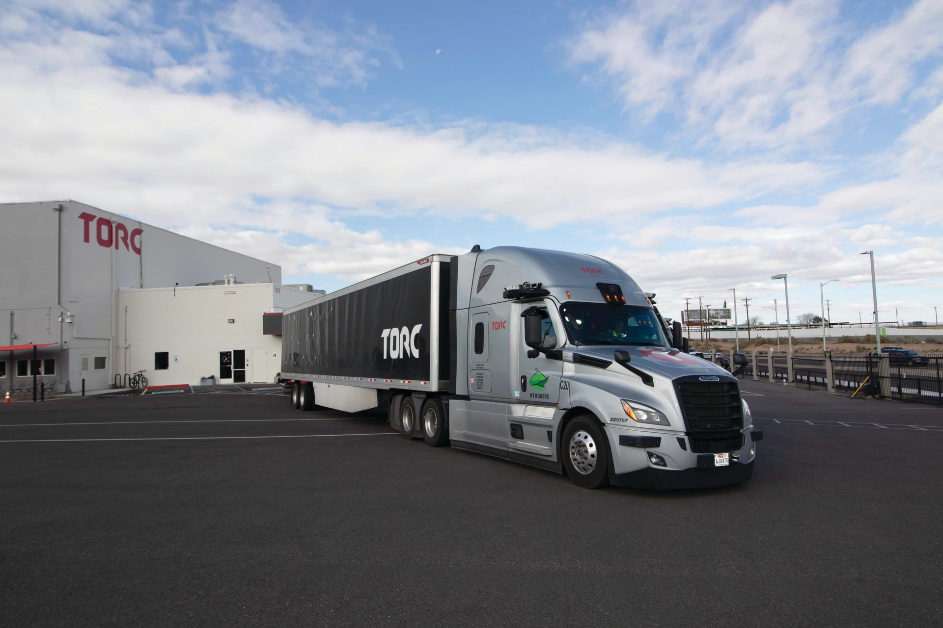Torc Robotics autonomous truck delivers a safe, impressive and mostly boring ride - Vimarsana News