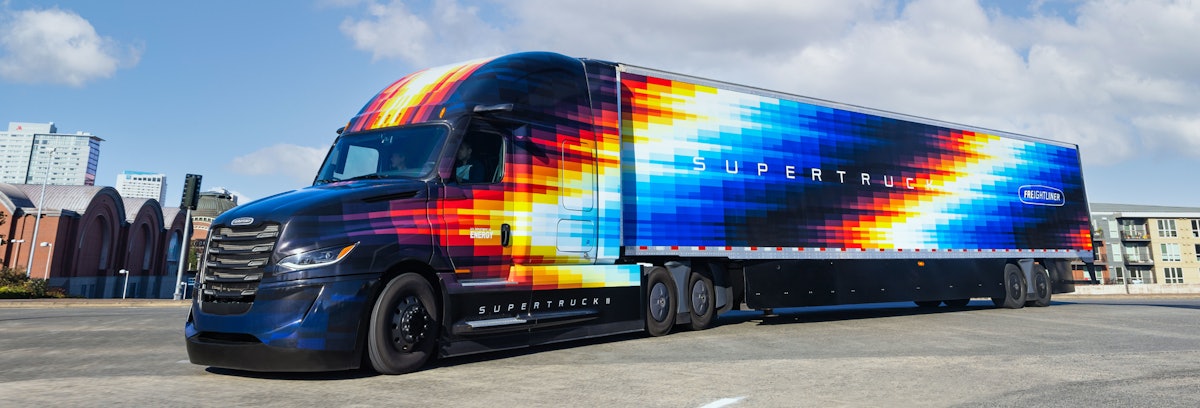 Freightliner debuts second SuperTruck