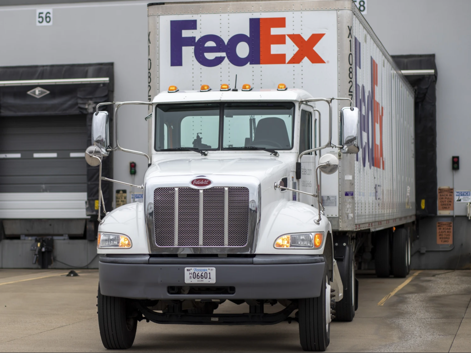 FedEx Freight truck
